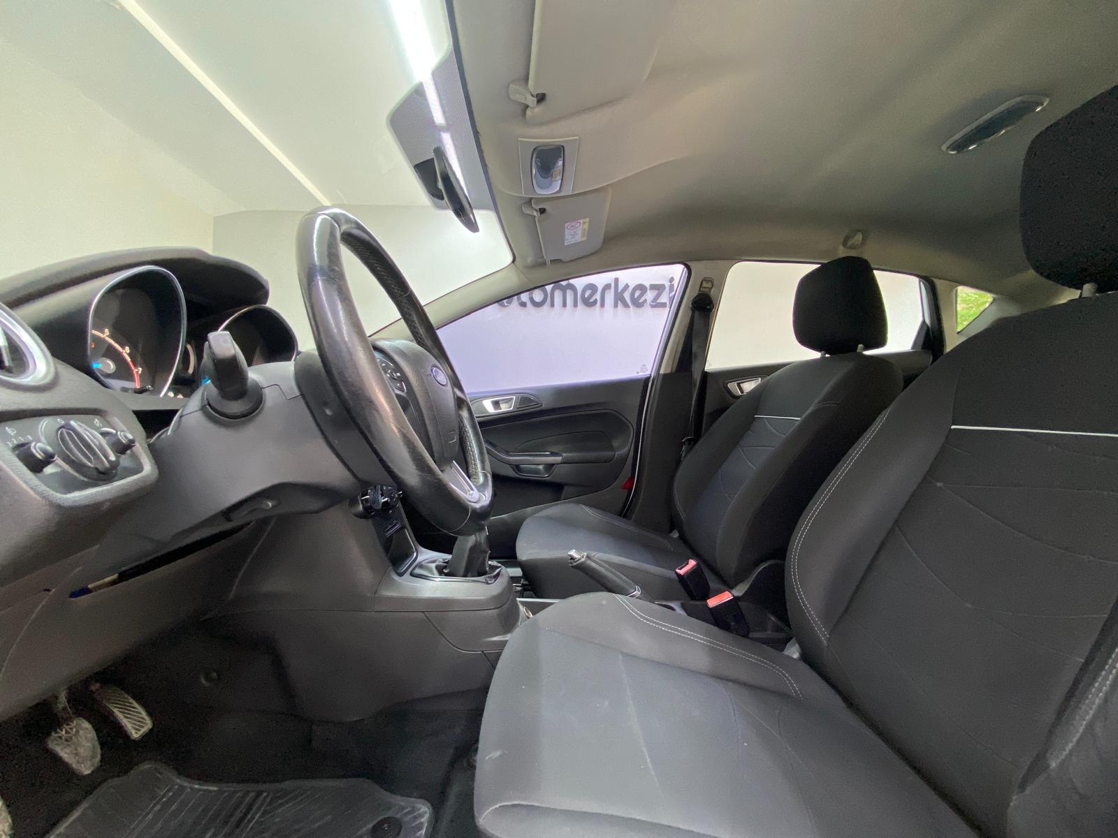 FORD FIESTA 12